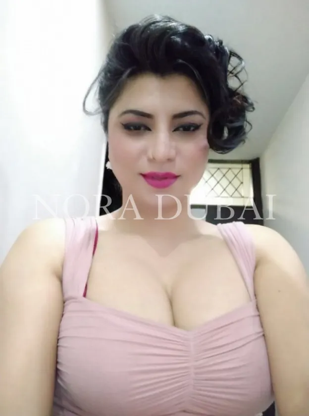 Juhi, escort in Al Ain