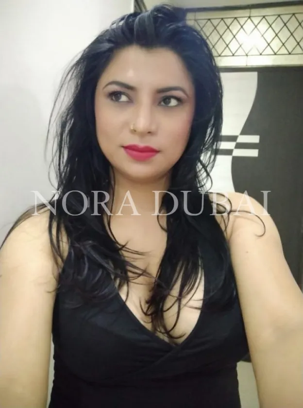 Juhi, escort in Al Ain