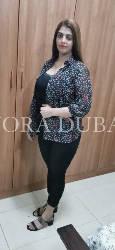 Komal, escort in Al Ain