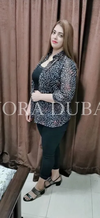 Komal, escort in Al Ain