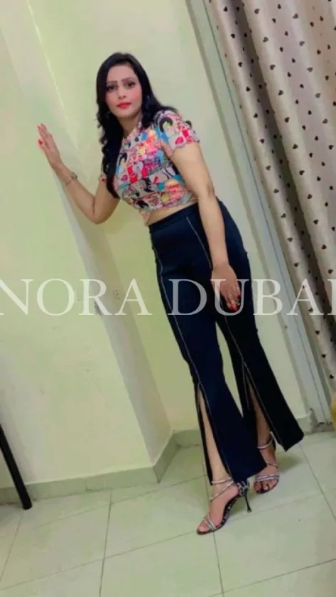 Esha, escort in Dubai